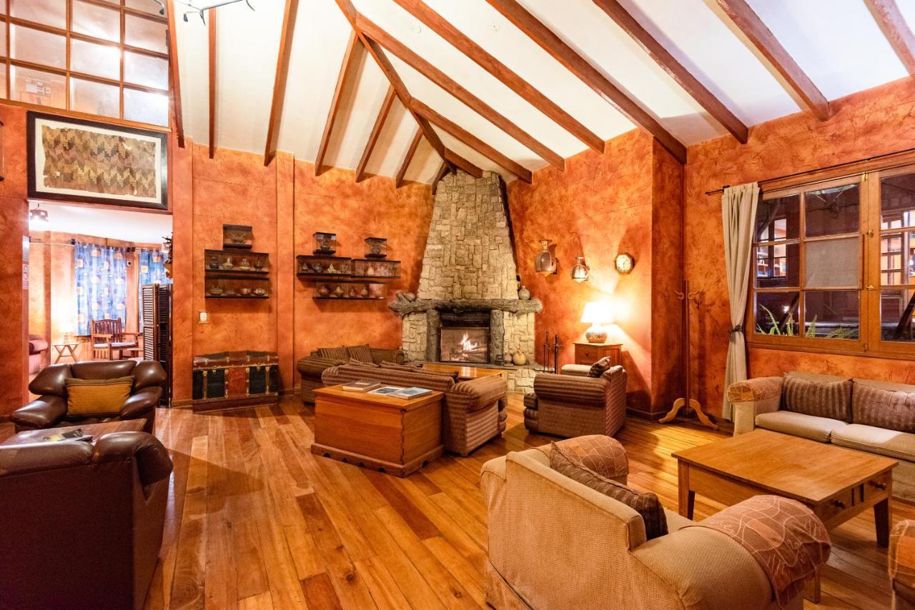 Hotel Pakaritampu Ollantaytambo Exteriör bild