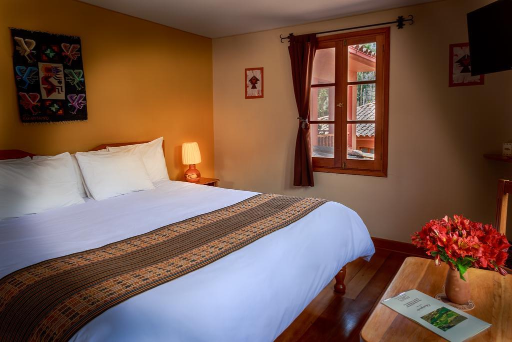 Hotel Pakaritampu Ollantaytambo Exteriör bild