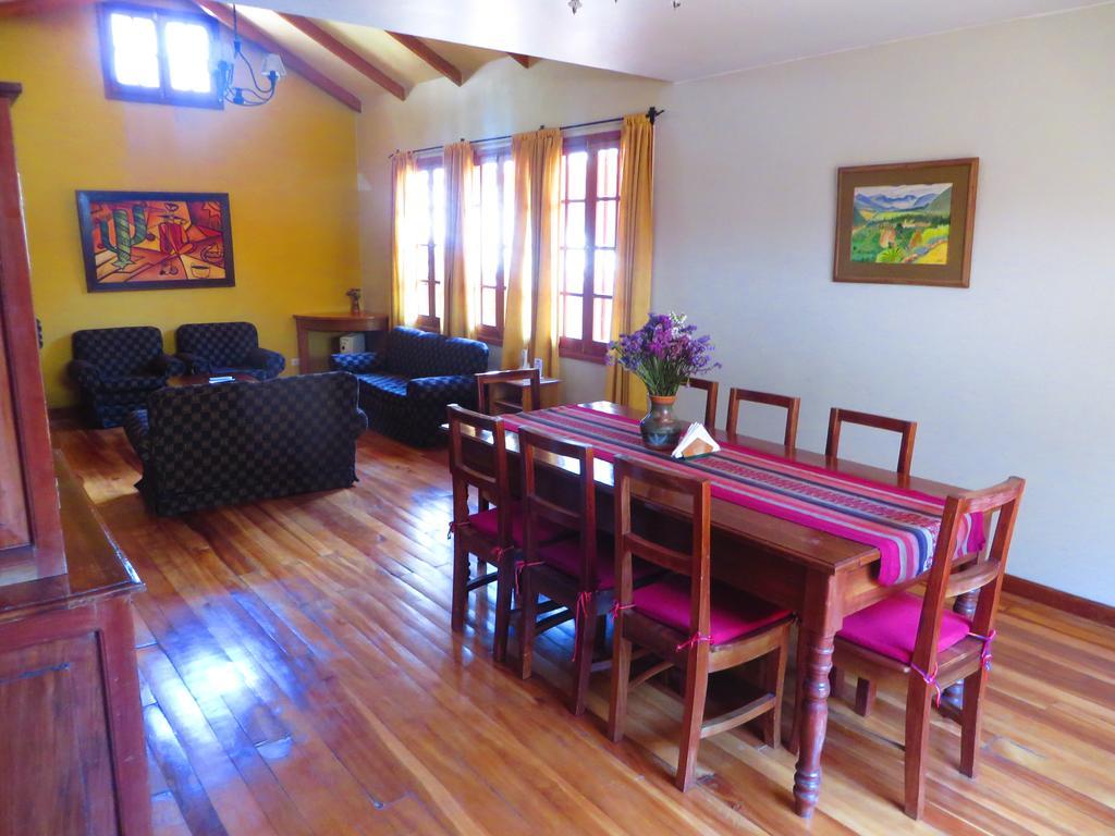 Hotel Pakaritampu Ollantaytambo Exteriör bild